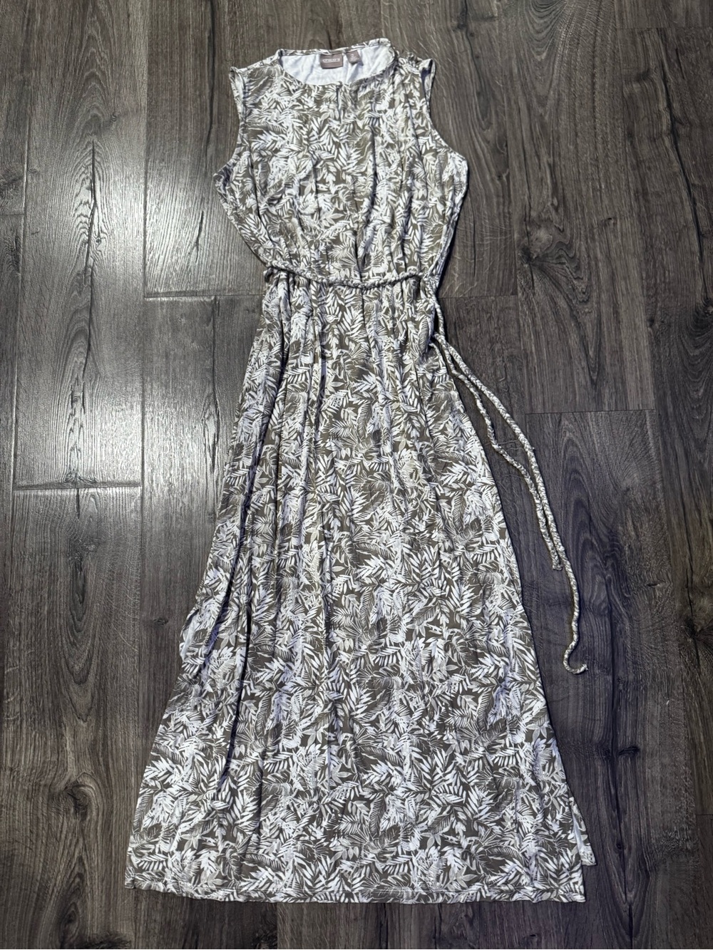 Chico's tan/gray/light green and White Sleeveless Leaf-Print Maxi Dress size 2 - Picture 1 of 7